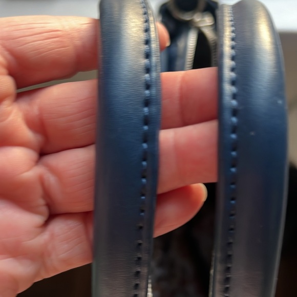 Moda Luxe Vegan Leather Handbag - Picture 6 of 7